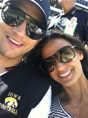 Ashton Kutcher e Demi Moore pegam o mesmo voo