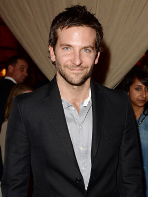 Bradley Cooper quer que sua mãe o acompanhe sempre em premiações