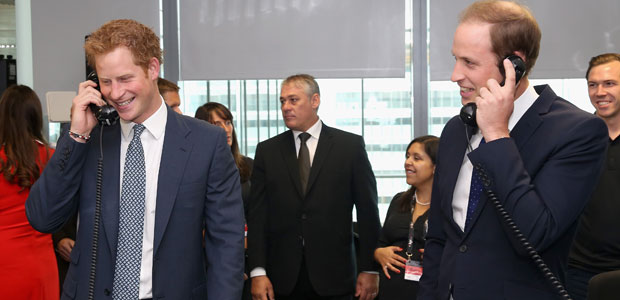 Príncipe Harry pede que William para de falar do filho em evento beneficente