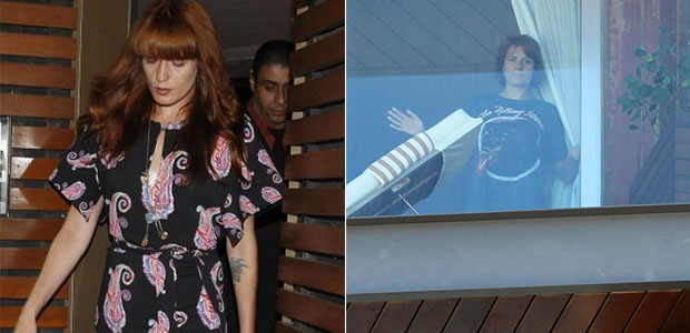 Florence Welch, da <i>Florence and the Machine</i>, admira vista do hotel