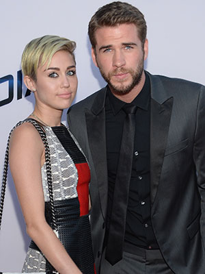 Miley Cyrus para de seguir o noivo, Liam Hemsworth, no <i>Twitter</i>