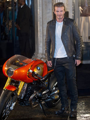 David Beckham vai à inauguração e vira <i>face</i> de marca