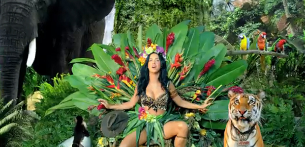 Katy Perry vira alvo da <i>PETA</i> após usar animais em novo clipe