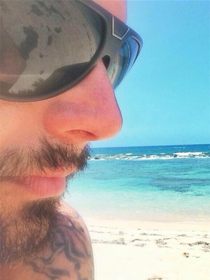 Ricky Martin aparece barbudo em rede social