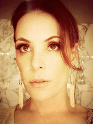 Namorado de Carolina Ferraz se irrita e grita com a atriz, entenda o motivo!