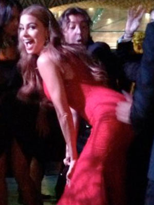 Sofia Vergara posta foto rebolando e alfineta Miley Cyrus