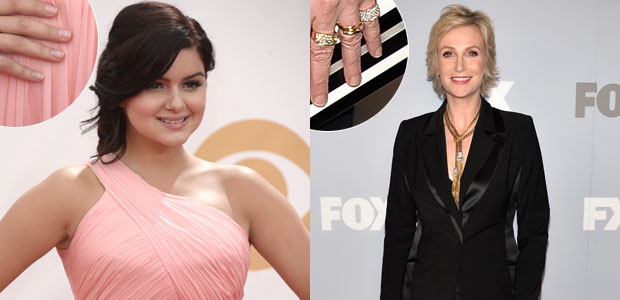 Jane Lynch e Ariel Winter vão à premiação sem fazer as unhas