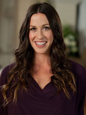 Alanis Morissette é acusada de maus-tratos pela ex-babá do filho