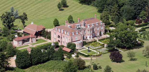 Victoria e David Beckham vendem <i>Beckingham Palace</i>