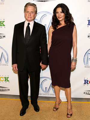 Mesmo separados Michael Douglas e Catherine Zeta-Jones devem passar feriado juntos