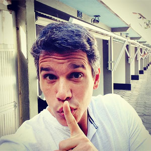 Márcio Garcia posta foto no motel, confira!