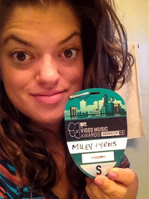 Dançarina de Miley Cyrus afirma que se apresentar no <i>VMA</i> foi <i>a coisa mais degradante</i> que ela poderia fazer