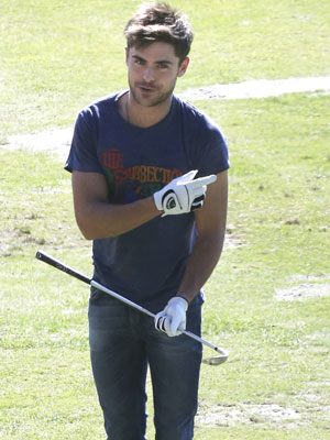 Zac Efron comemora o aniversário jogando golfe