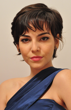 -<i>Estou superempolgada</i>, revela Tainá Müller que entrará para nova novela das nove