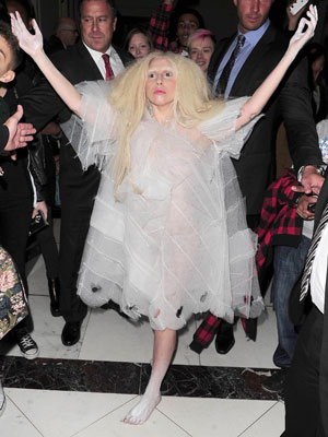 Lady Gaga vira fantasma em Londres, entenda!
