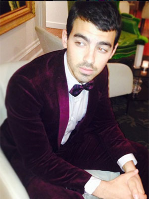 -<i>Isso é ridículo!</i>, diz Joe Jonas sobre rumores de envolvimento com droga