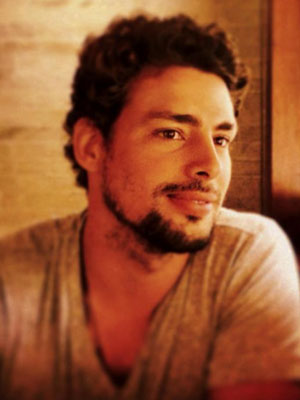 Cauã Reymond deixa a casa que morava com Grazi Massafera