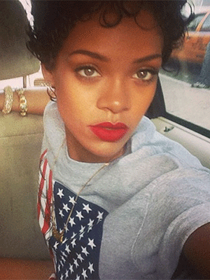 Rihanna faz tatuadores viajarem de Nova York à Republica Dominicana para consertar desenho