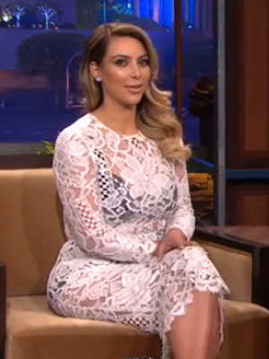 Kim Kardashian usa vestido transparente após emagrecer 22 quilos