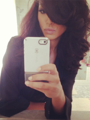 Naya Rivera mostra novo corte de cabelo, veja!