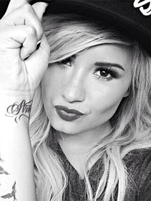 Demi Lovato lançará livro sobre seus dias na reabilitação