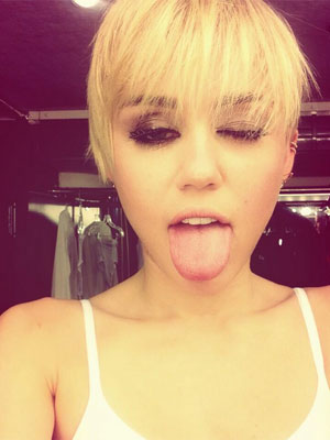 Miley Cyrus diz que é chata e não gosta de ir a festas