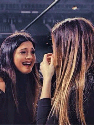 Kylie Jenner conta da reação que ela e Khloé tiveram com o noivado de Kim