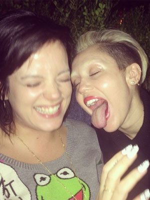 Ex de Miley Cyrus afirma que Jennifer Lawrence <i>sabe ser sexy</i>