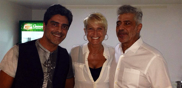 Xuxa e Junno Andrade tietam Lulu Santos em <i>show</i>