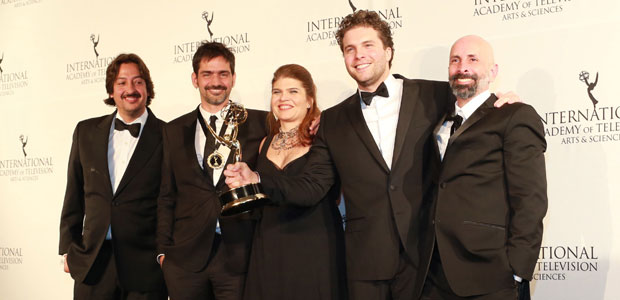 - <i>Ganhar esse prêmio é indescritível</i>, diz Thiago Fragoso sobre <i>Emmy Internacional</i>