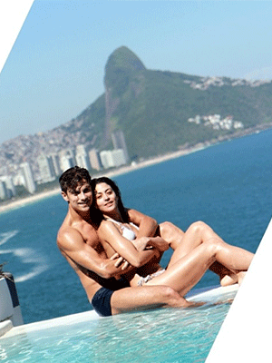 Carol Castro se declara ao namorado com foto em rede social