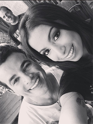 Anitta se diverte com atores de <i>Amor à Vida</i>