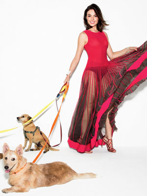 Isis Valverde faz ensaio de moda com cachorros, veja!
