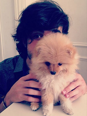 Fiuk posta foto com a sua cachorrinha
