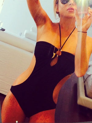 Lindsay Lohan publica foto de maiô