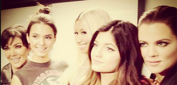 Khloé Kardashian homenageia Nicki Minaj