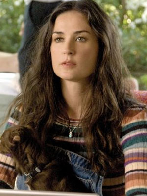 Demi Moore vende aliança de noivado que Ashton Kutcher deu a ela