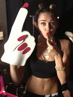 Miley Cyrus afirma que a apresentação no <i>VMA</i> foi seu melhor momento de 2013