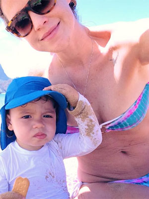 Luana Piovani exibe barriga sequinha ao lado do filho