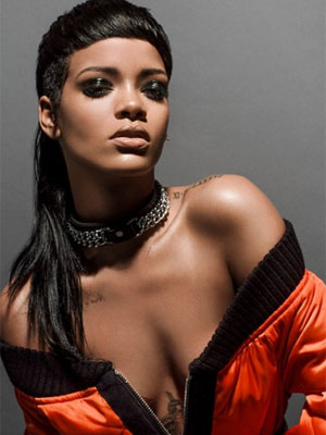 Rihanna quer um jogador de futebol para ensaio fotográfico no Rio de Janeiro