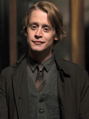 Namorada de Macaulay Culkin o ajuda a se reabilitar