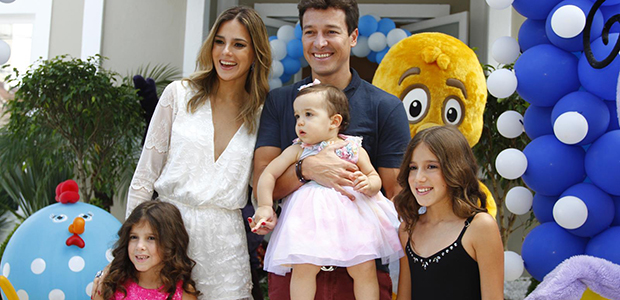 Rodrigo Faro comemora um ano de Helena