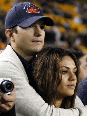 Mila Kunis irá passar o Natal com família de Ashton Kutcher
