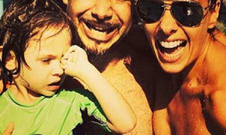 Adriane Galisteu aproveita as férias com a família em Orlando