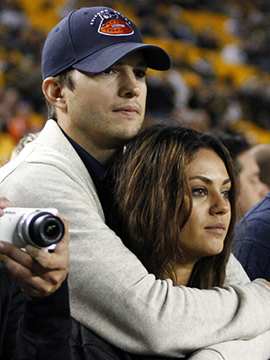 <i>- Um noivado é iminente</i>, conta uma fonte próxima a Ashton Kutcher e Mila Kunis