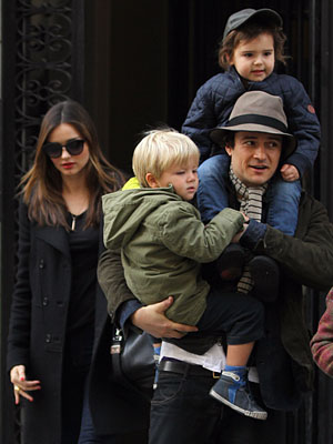 Orlando Bloom e Miranda Kerr são vistos juntos na véspera de Natal