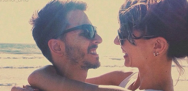 Junior Lima posta foto com noiva e escreve: <i>Ansioso por tudo que 2014 promete!</i>