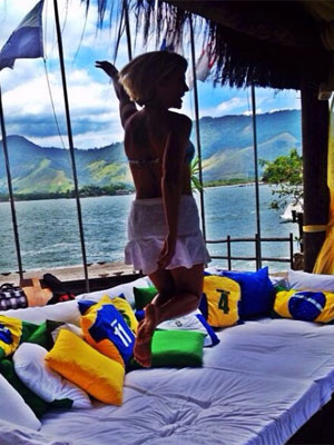Antonia Fontenelle se diverte em Angra dos Reis