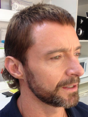 Hugh Jackman aparece de <i>mullet</i>, confira a mudança no visual!