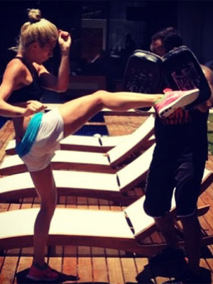 Veja Giovanna Ewbank treinando <i>muay thai</i>!